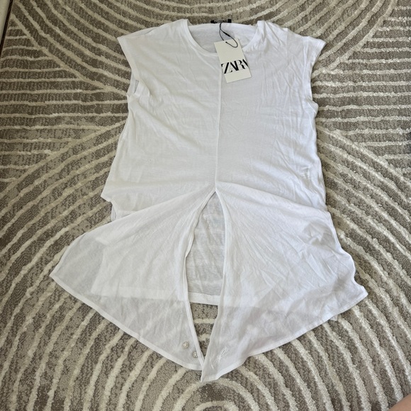 Zara Tops - Zara front split button tie white top